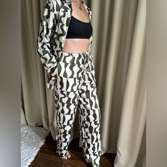 Rails- button down an draw string pants - Picture 4 of 8